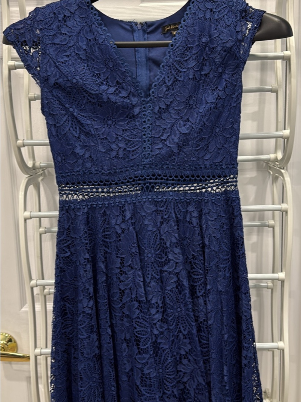 Lace V-Neck Cap Sleeve Dress in Navy